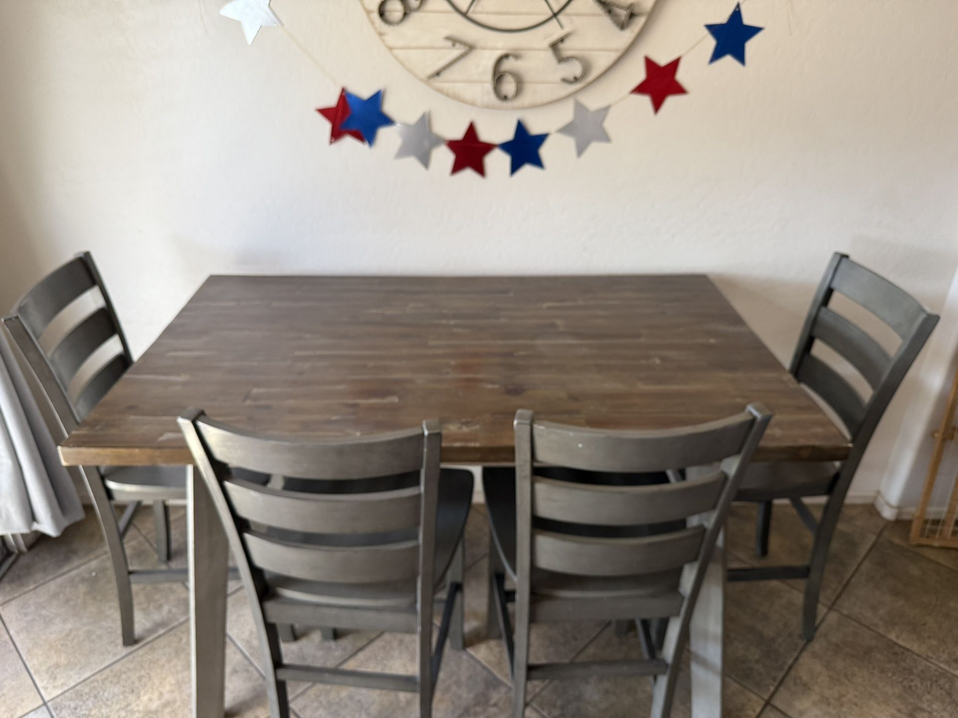Kitchen table For Sale