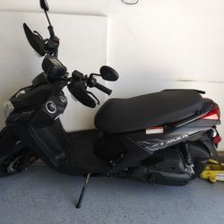 2019 yamaha zuma scooter