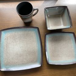 2 Sets Of Dishes- GibsonElite