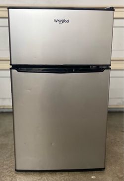 Whirlpool Mini Fridge & Freezer.