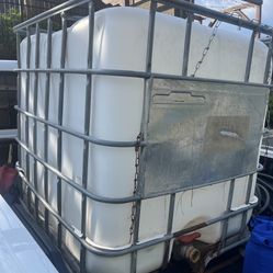 WATER TANK 275 Gallon 