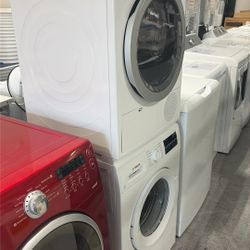 Bosch Washer Dryer stackable (electric)