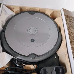iRobot Roomba 676 Robot Vacuum Cleaner