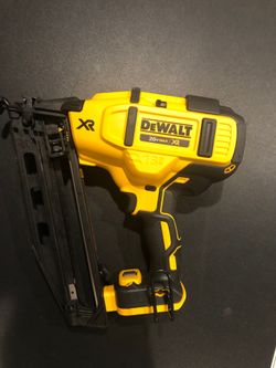 Brand new 20V MAX XR Lithium-Ion Electric Cordless 16-Gauge Angled Finishing Nailer (Tool Only)