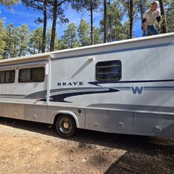 2003 Winnebago Brave Motorhome
