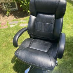 Big and Tall Hercules leather swivel office chair