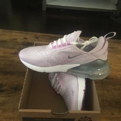 Kid’s Nike Air Max 270 size 6Y/7.5W