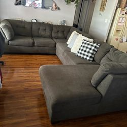 Large Couch/Sofa Sectional 