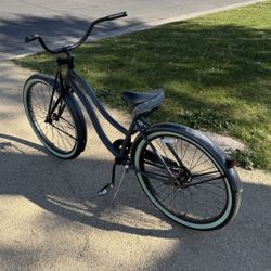 Women’s Huffy Beach Cruiser – 26”– Excellent Condition