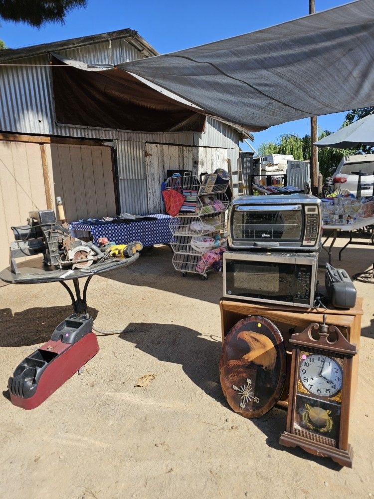 YARD SALE (4470 E Nebraska Ave, Selma, CA)