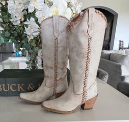 🤍 Buck & Brana Kenia Retro Low Western Boots — $275