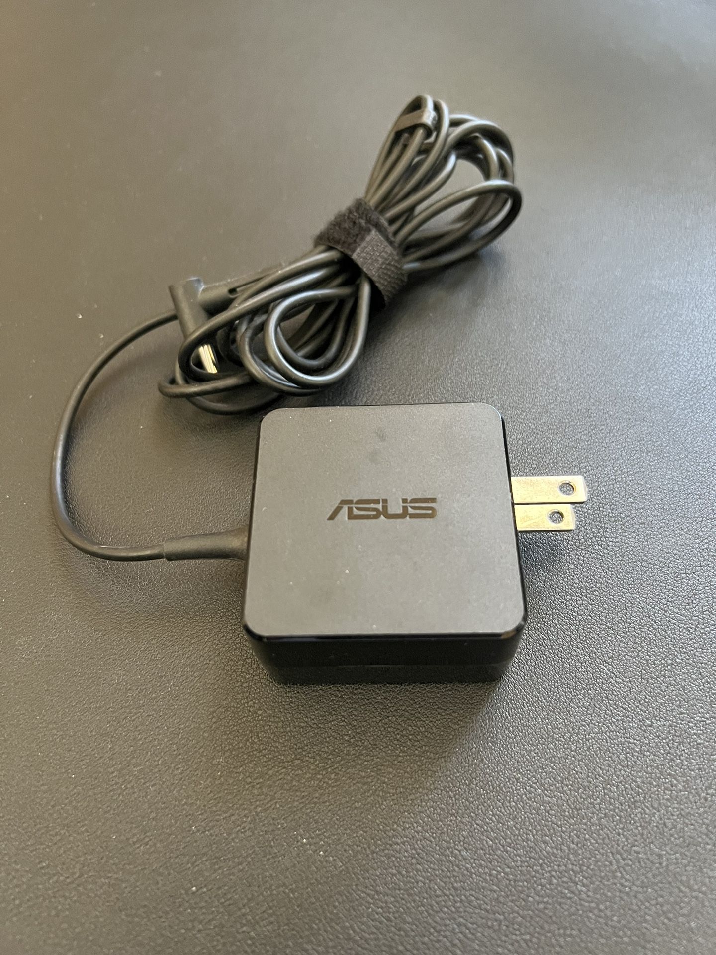 Asus AC Adapter/Charger (Model: AD890326)