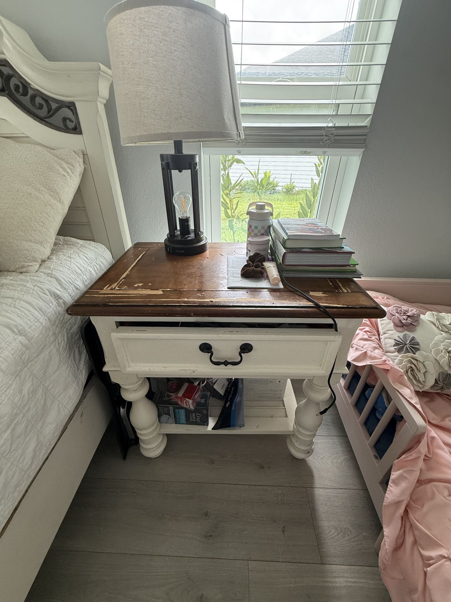 King bedroom set Havertys Newport style