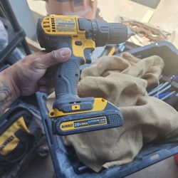 Dewalt Drill Driver  20v 
