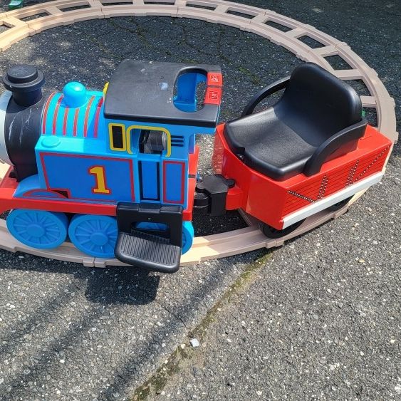 Thomas The Train Ride On Coaster for Sale in Saint James, NY - OfferUp