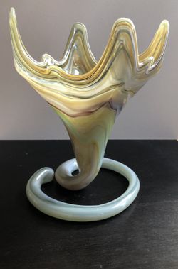 Beautiful Swirling Glass Art Vase