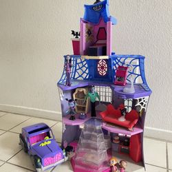 Vampirina Doll House