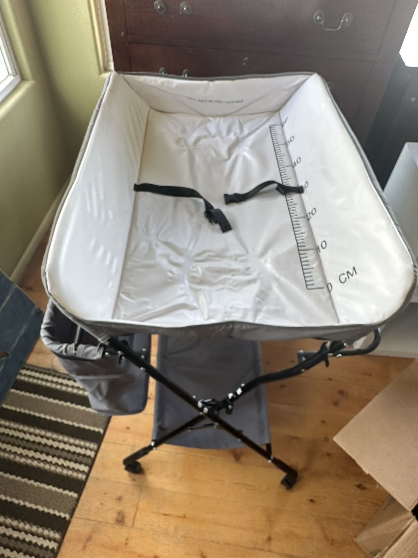 Foldable baby changing Table 