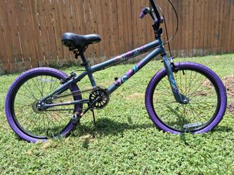 20" ozone slingshot youth bike ' SeaWorld erea
