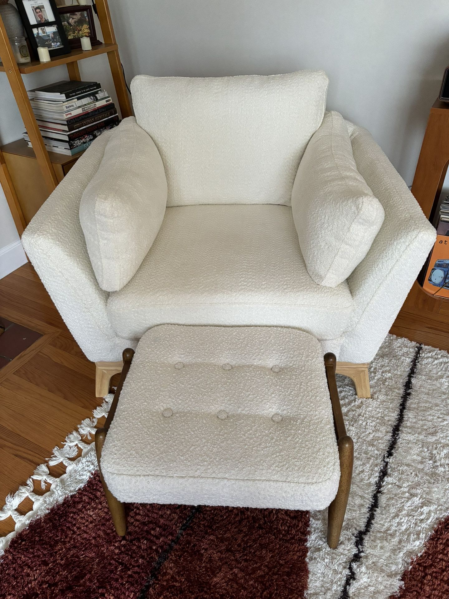 2 Large Accent Chairs Boulce White