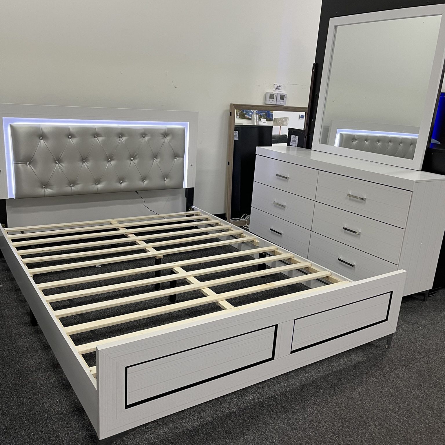🛏️🛏️QUEEN SIZE BED FRAME ON SALE 🛏️‼️
