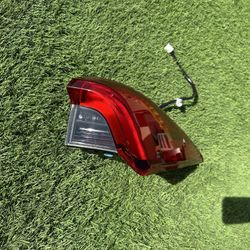 Toyota Avalon Tail Light 2019-2022, OEM ORIGINAL TOYOTA PART, Toyota Avalon Tailight, passenger side   