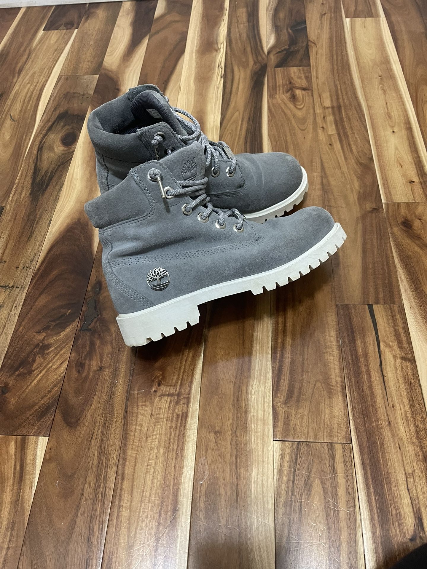 Timberland Boys/ Juniors Boots Size 4