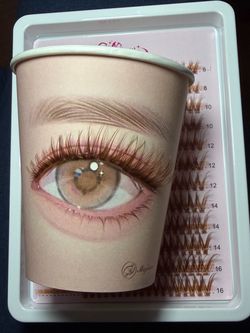 Brown cluster lashes