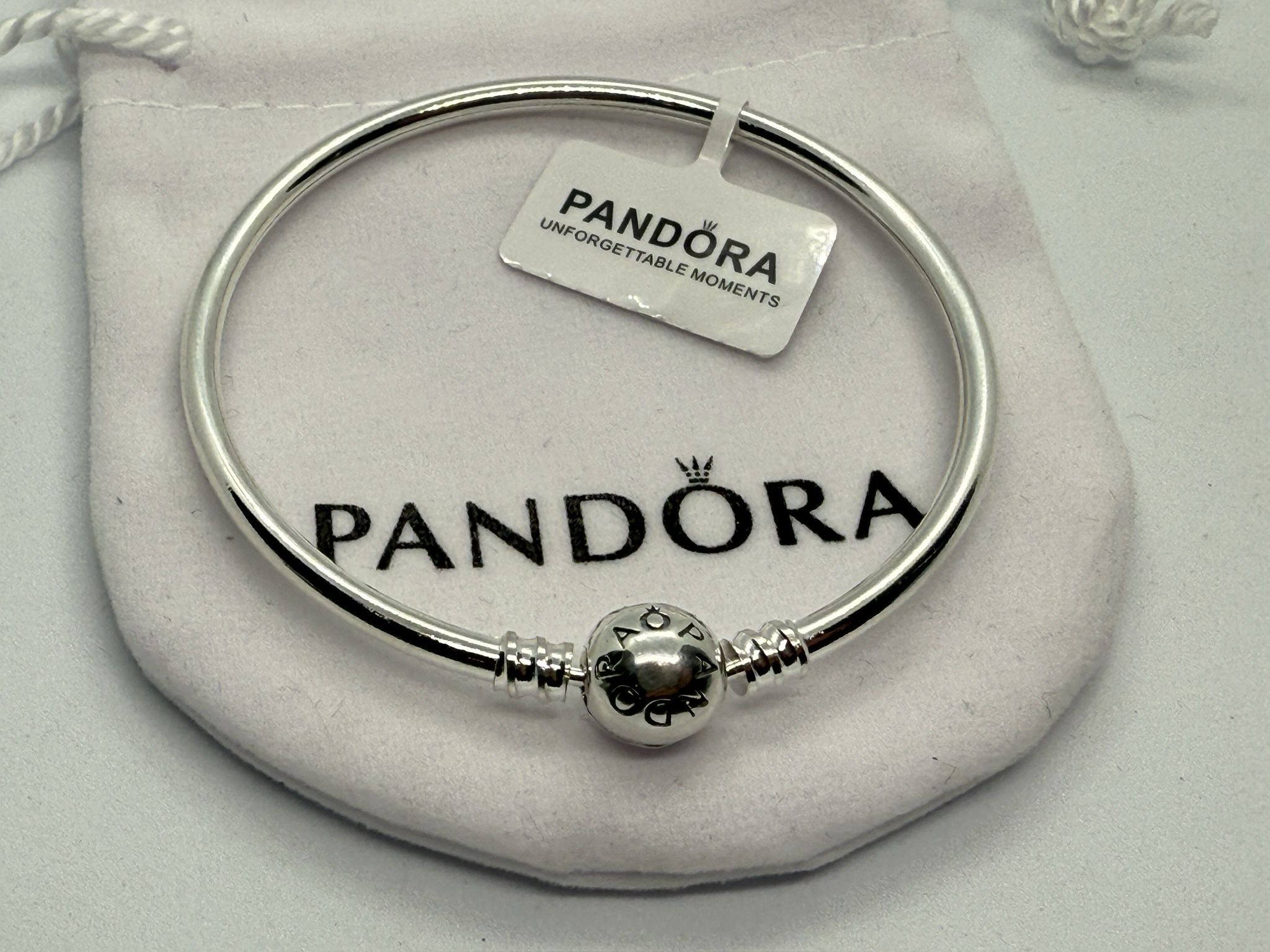 Pandora Moment Silver Bangle Size 7.1 Inches 18cm