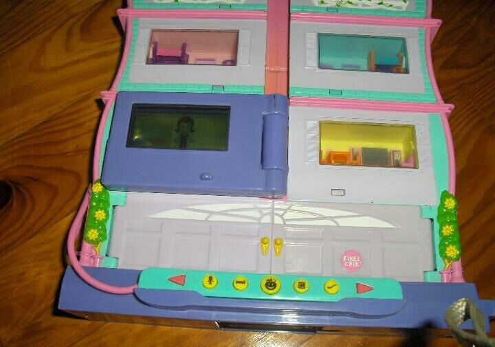 Pixel Chix roomies house and the blue car