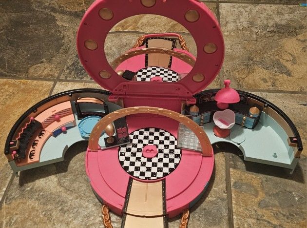 LOL SURPRISE HAIR BEAUTY SALON PLAY SET MINI DOLL CARRYING CASE LIT MIRROR