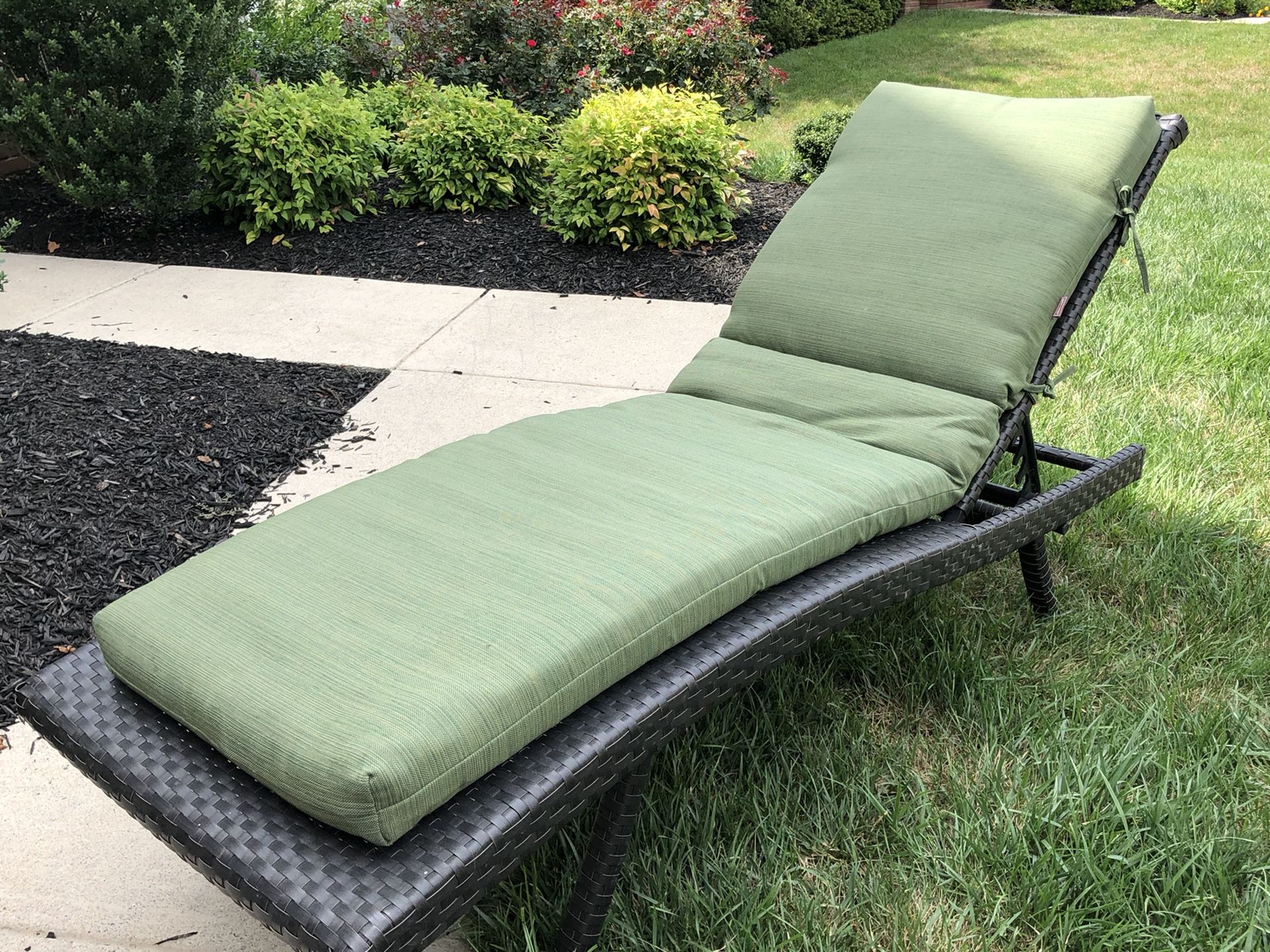 Weatherproof woven outdoor chaise lounge chair with cushion