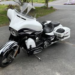 2016 Harley Davidson Street Glide CVO