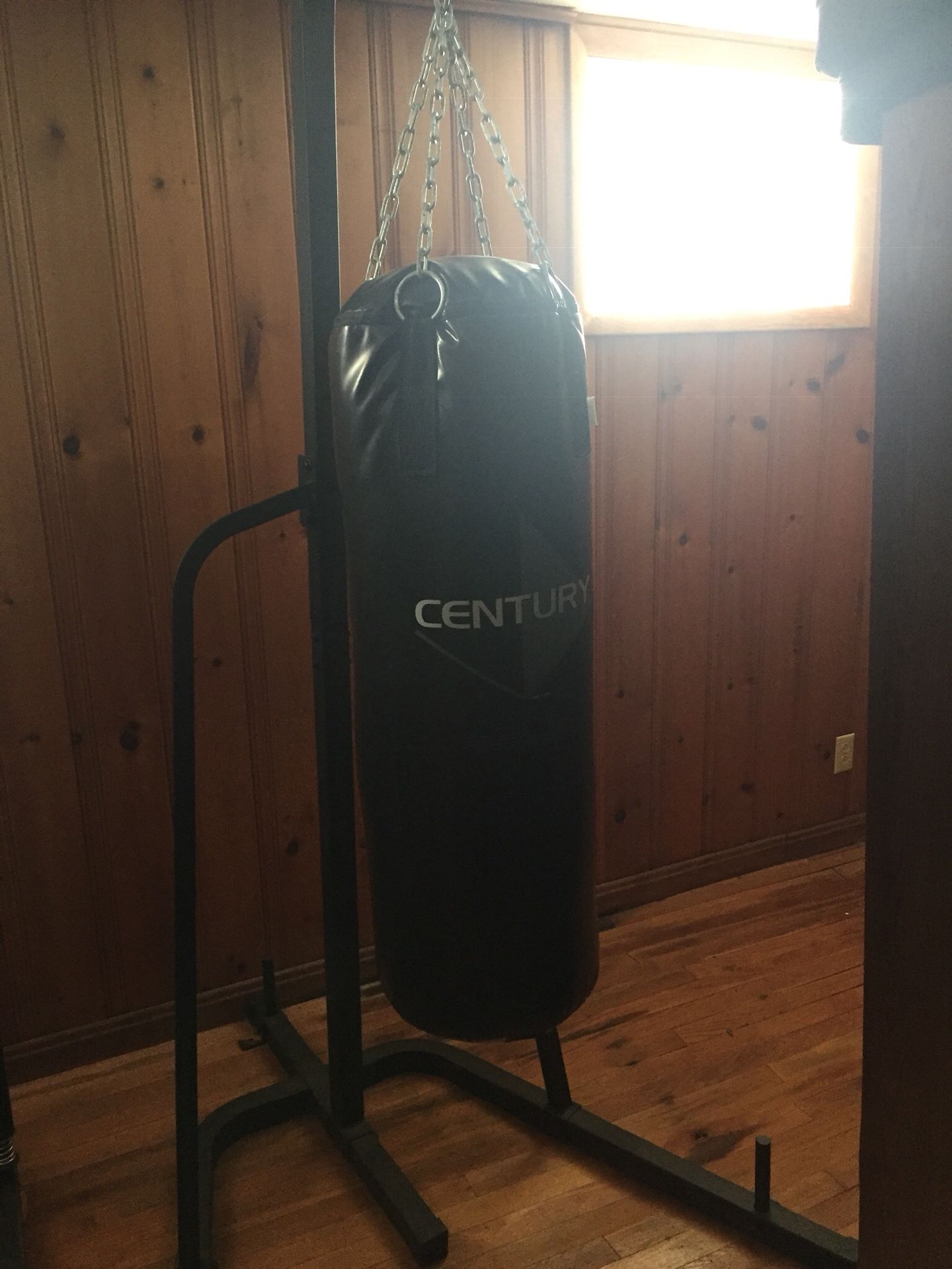 Punching Bag w/ Free Mits 🥊