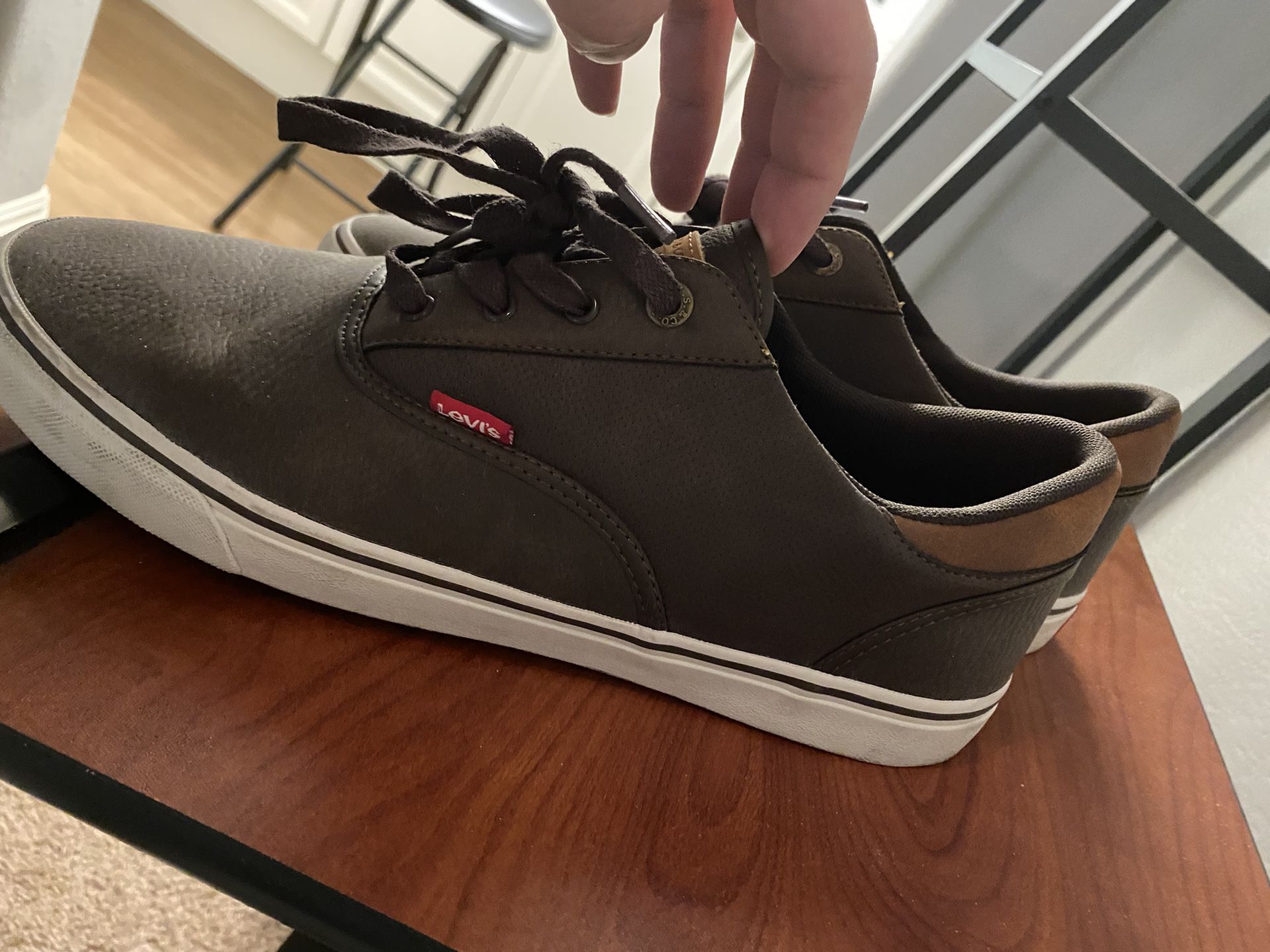 LEVI SHOES - Men’s 12