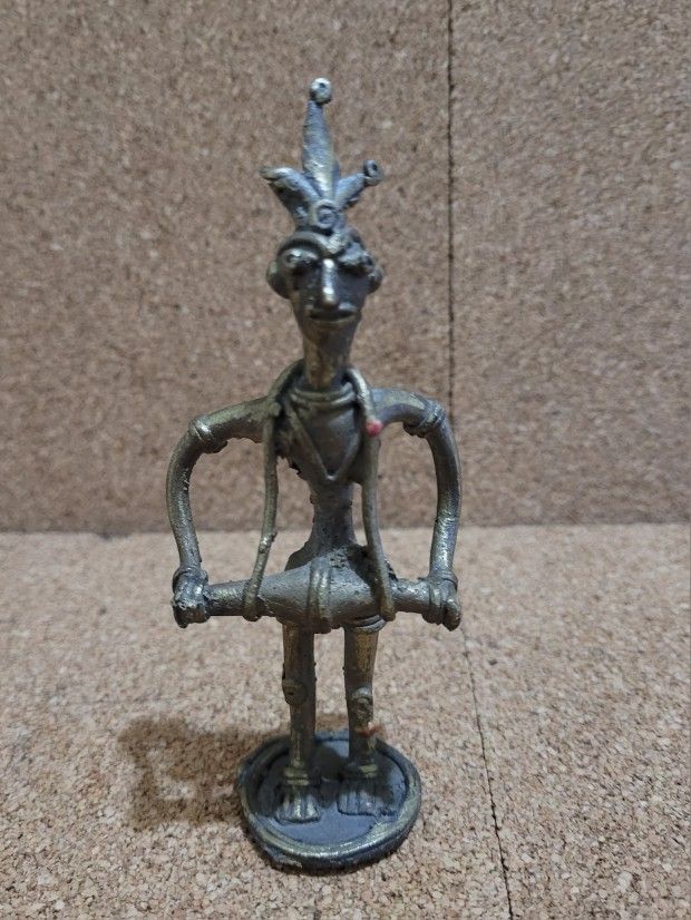 Indian Dokra Dhokra Folk Art Metal Musician Figure Playing Instrument 5" Tall.
