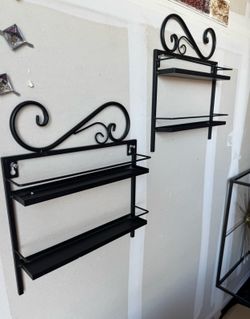 Para cosmericos es de metal los dos por $ 18