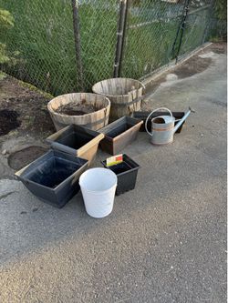 Planter pots (see description)