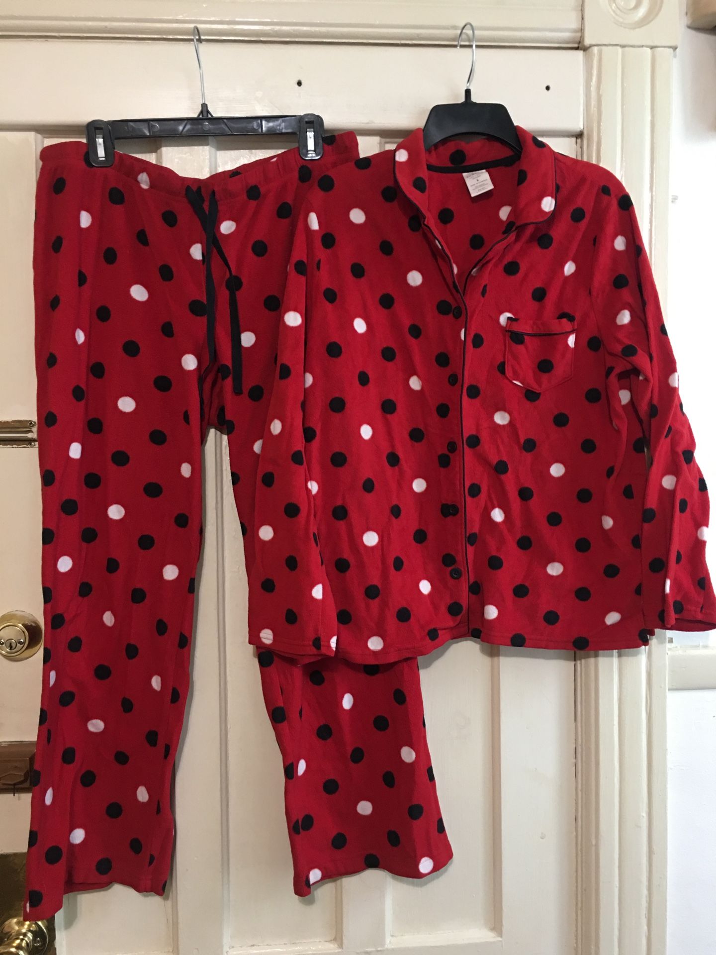 Sonoma women’s polka dot fleece pejama set Large