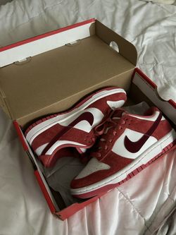 Women’s Nike Vday Dunks