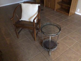 Round metal glass table