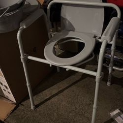 Commode - very clean 