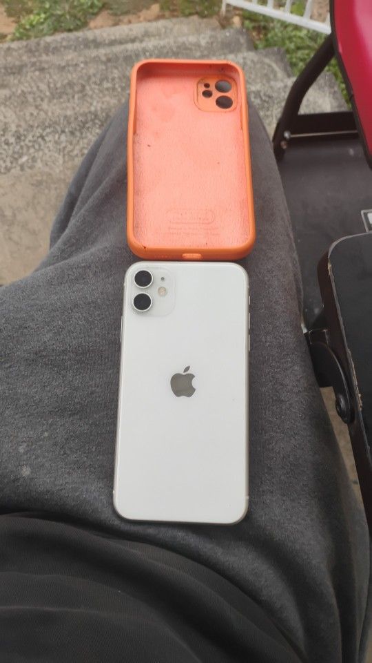 iPhone 11 White 