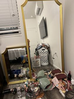 2 Mirrors