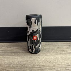 JBL Flip 5 Bluetooth Speaker
