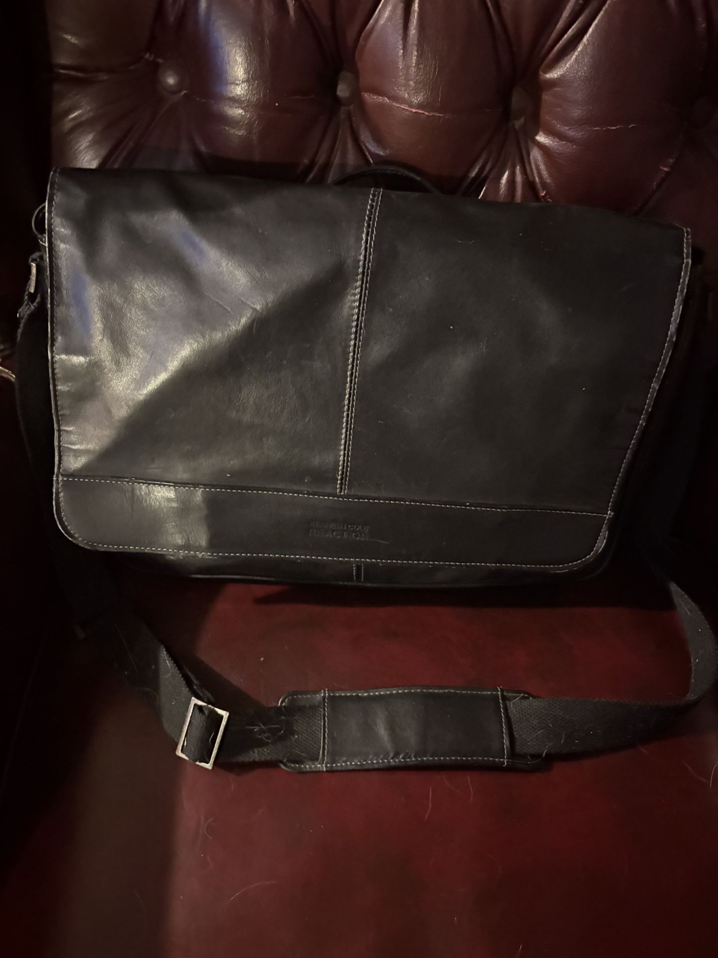 Kenneth Cole Reaction Men’s messenger bag