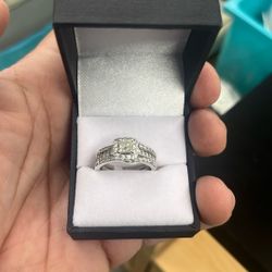 Flawless Diamond Ring 14k 7.7 Grams Size 7