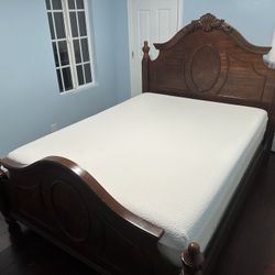 Queen Size Solid Wood Bed