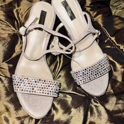 Very Nice Women’s Shoes Size (10) Only $15 Like New 