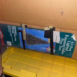 4.5 Foot Lighted Fountain Valley Pine Tree